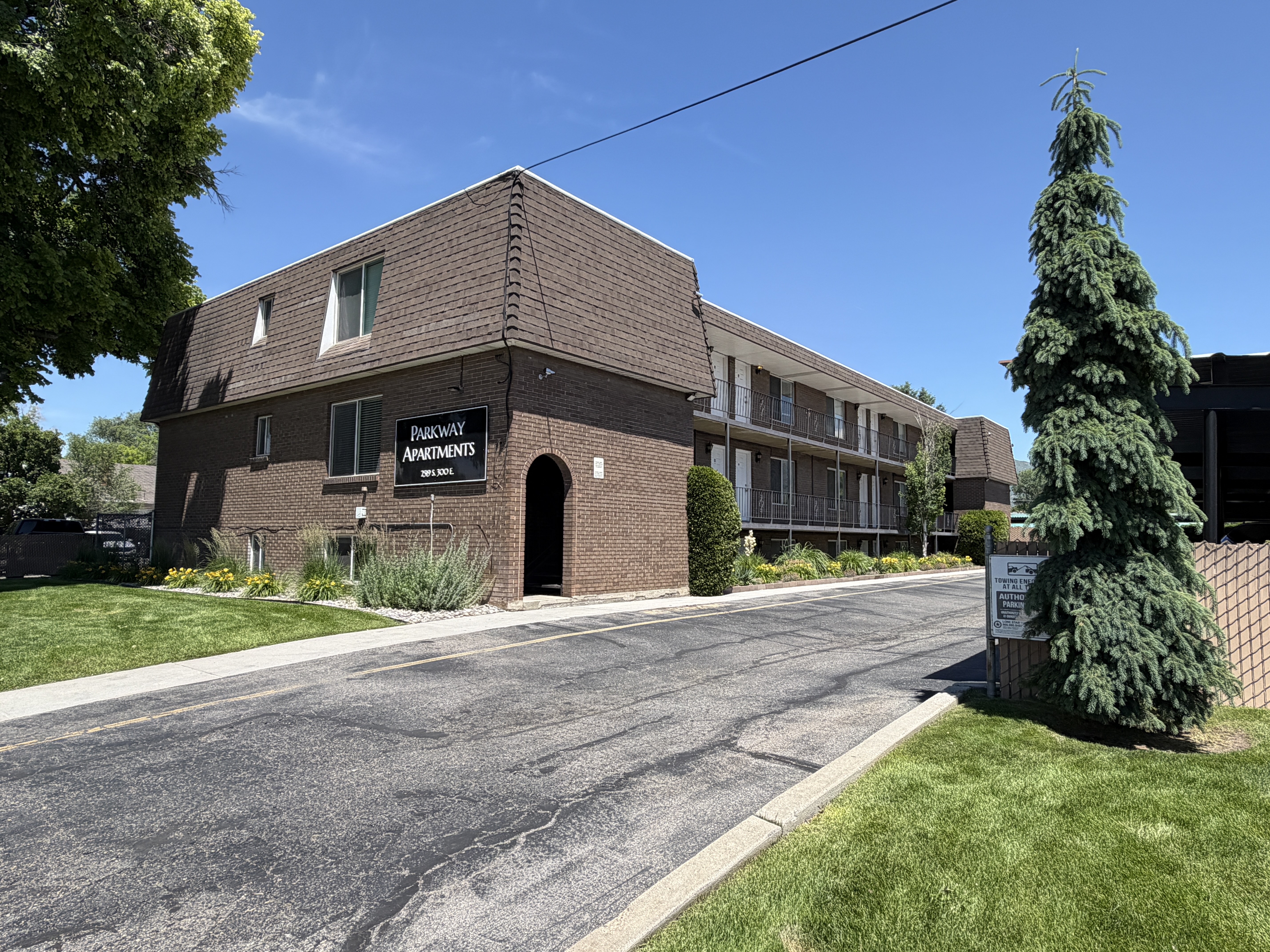 Parkway Apartments exterior, South Salt Lake UT